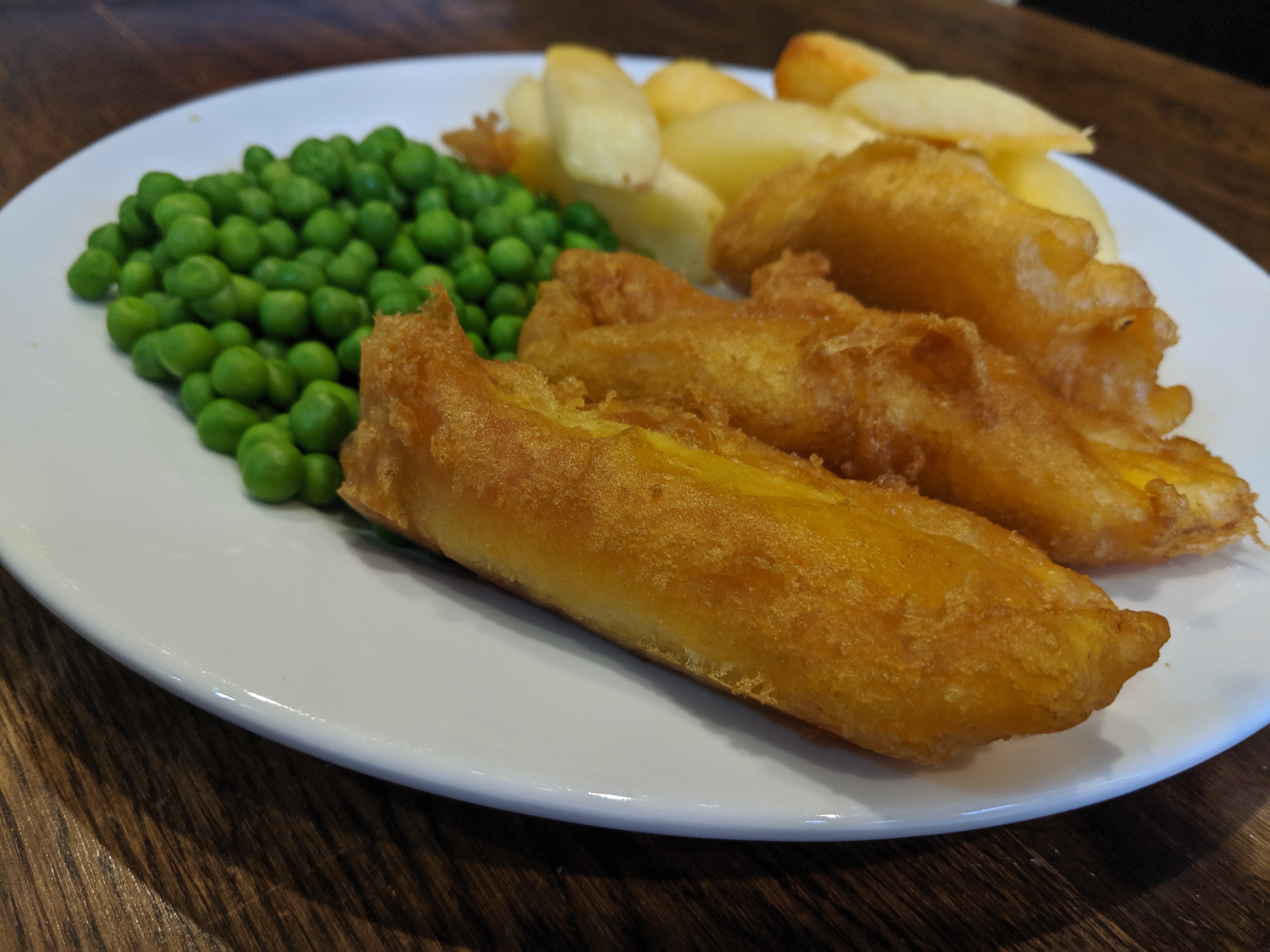 Beer-battered fish with chips